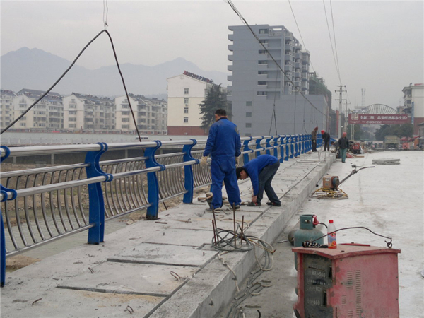 北辰不锈钢复合管护栏常见问题及解决方案